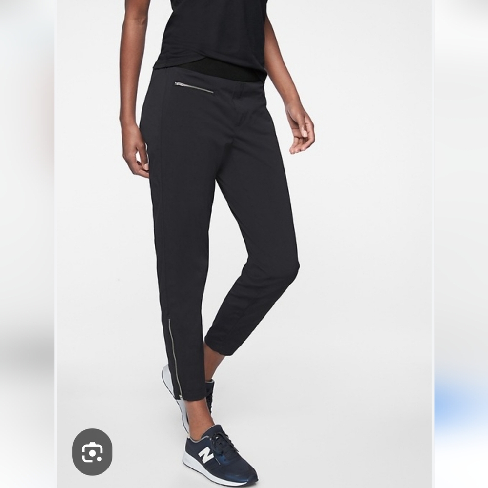 Athleta Mod Trekkie Black Pants 4T